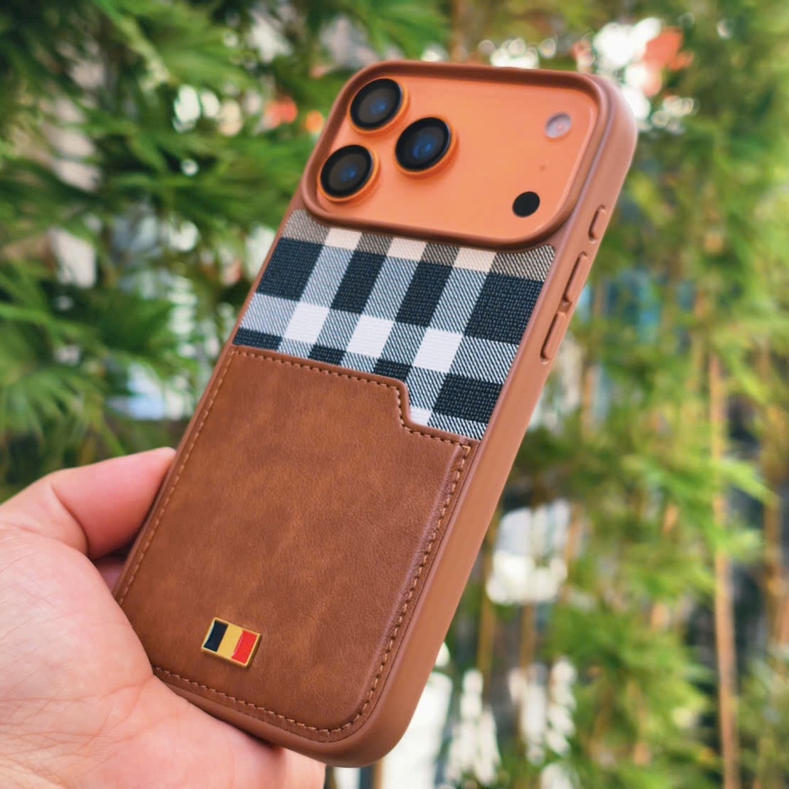 Ốp lưng iPhone 17 Pro Max để thẻ Mentor