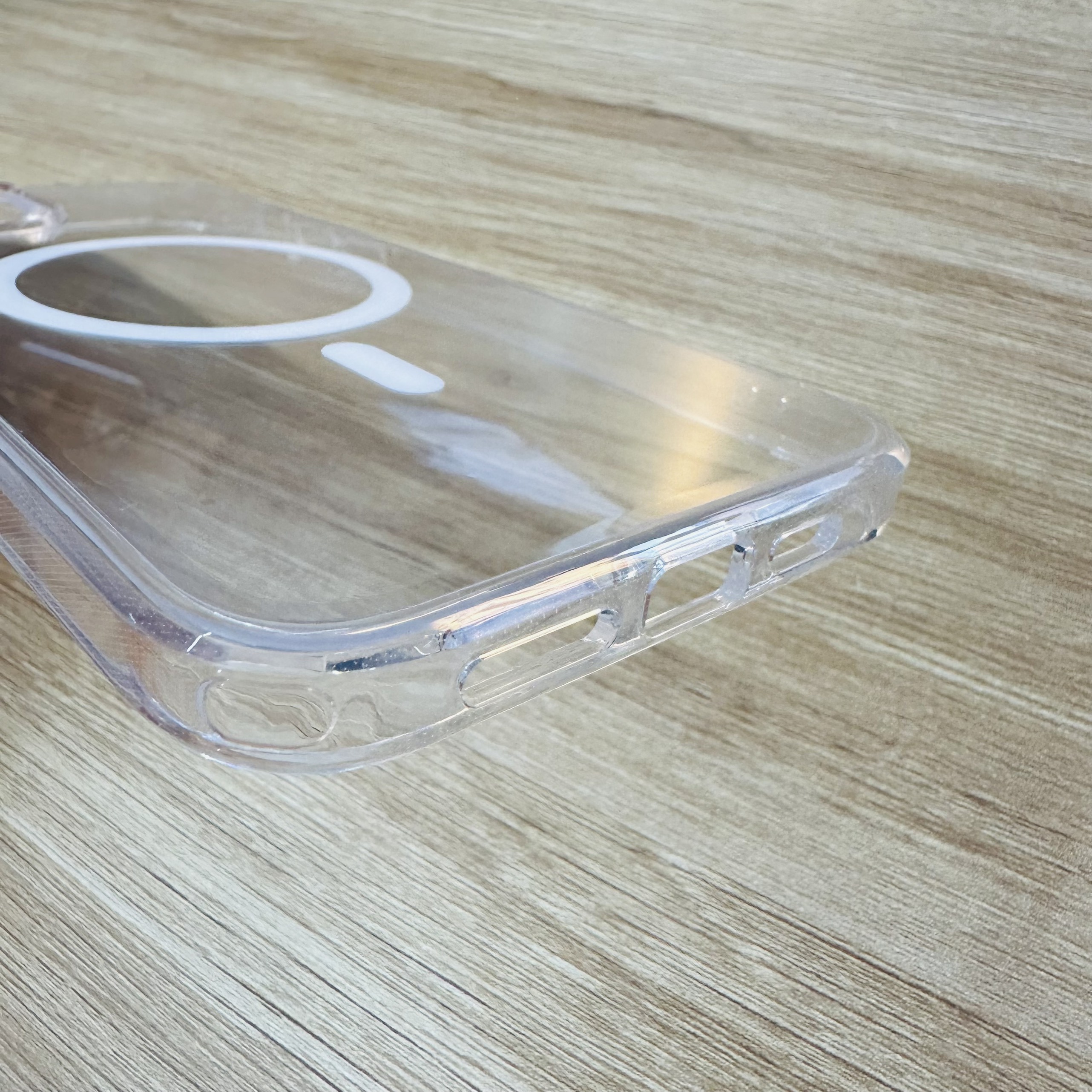 Ốp lưng iPhone 12 Pro Max Likgus Magsafe trong suốt