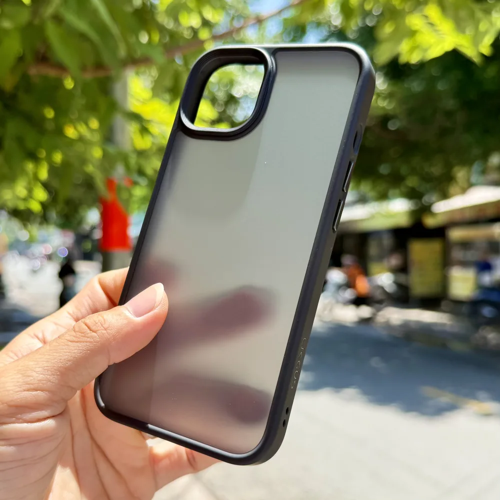 Ốp lưng iPhone 13 Likgus nhám viền màu