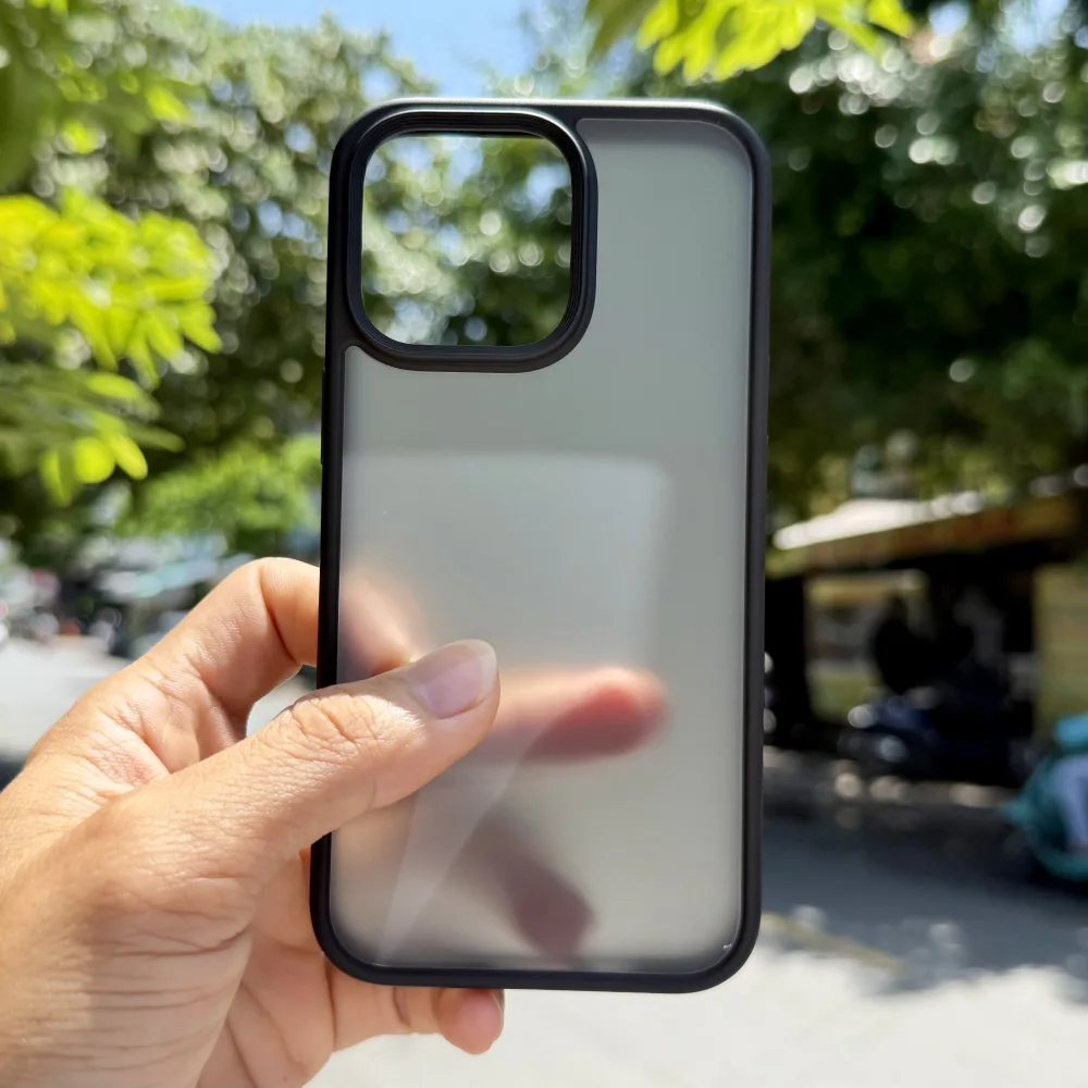 Ốp lưng iPhone 13 Pro Likgus lưng nhám viền màu