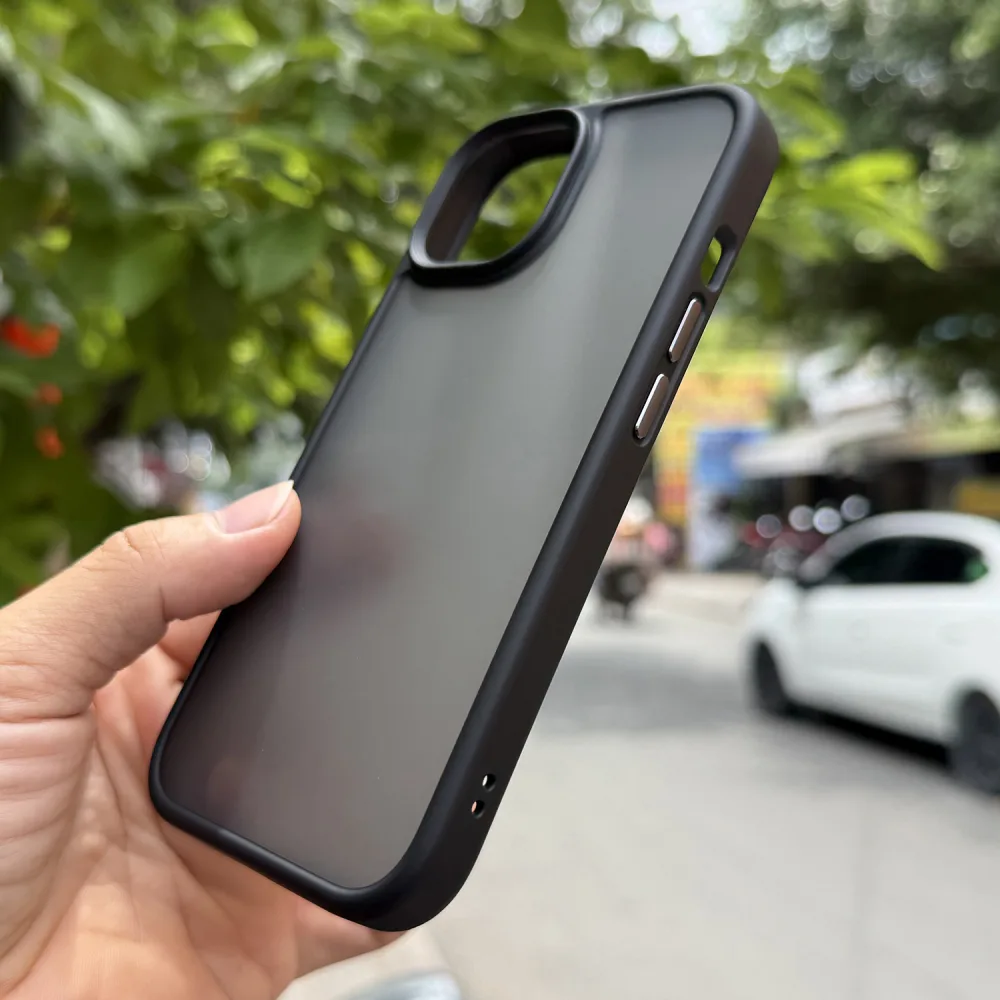 Ốp lưng iPhone 15 Likgus lưng nhám chống sốc tốt