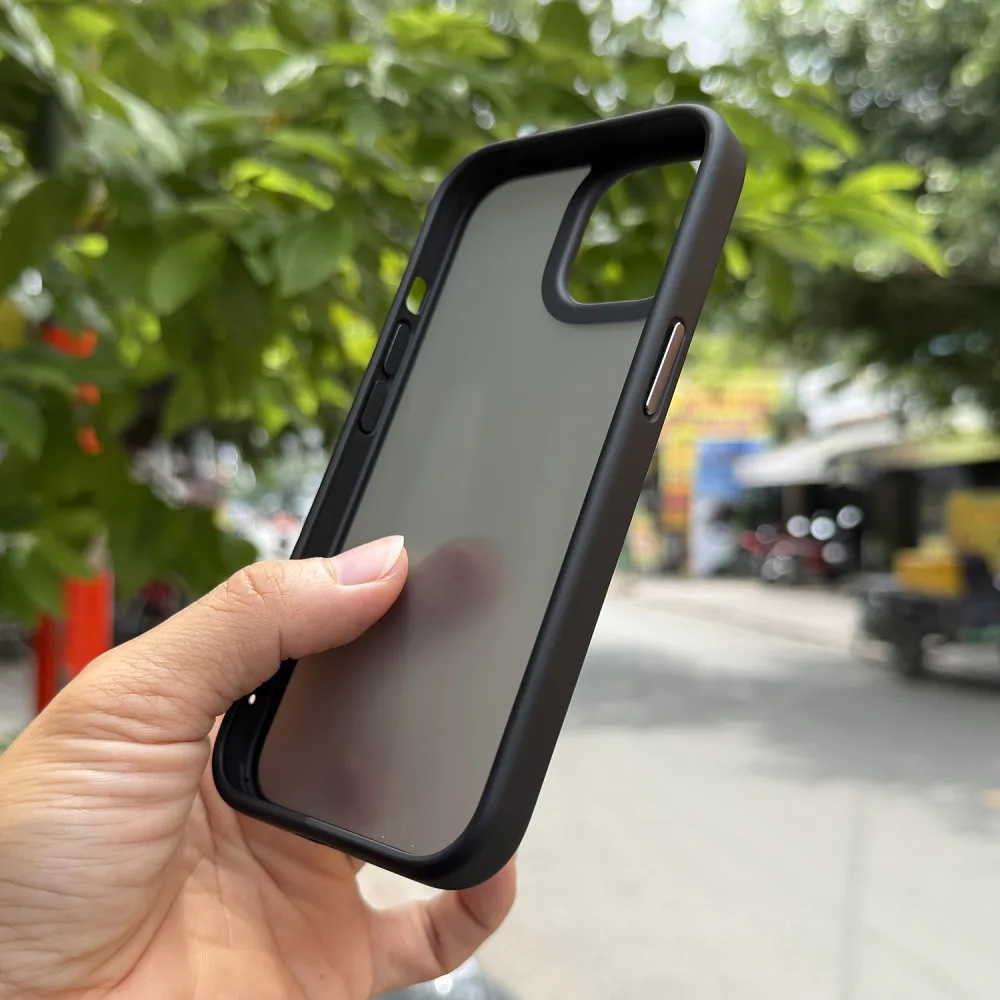 Ốp lưng iPhone 15 Likgus lưng nhám chống sốc tốt