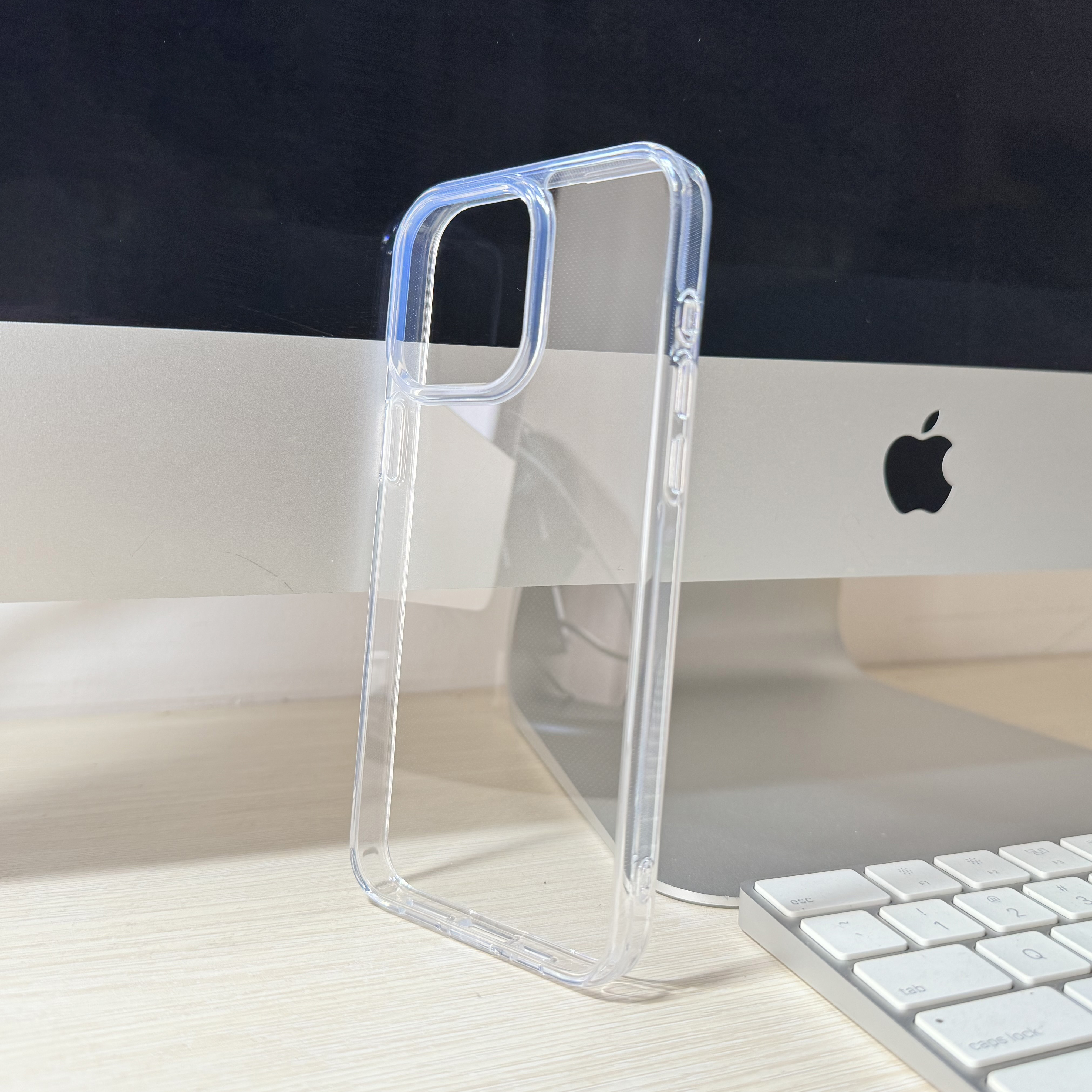 Ốp lưng iPhone 15 Likgus trong suốt chính hãng
