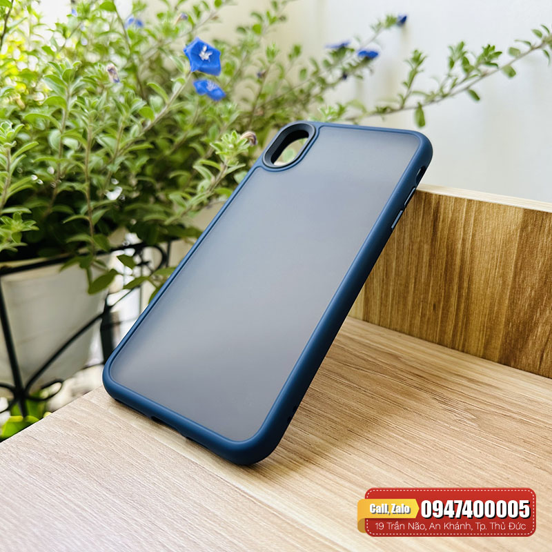 Ốp lưng iPhone Xs Max Likgus lưng nhám chống sốc tốt