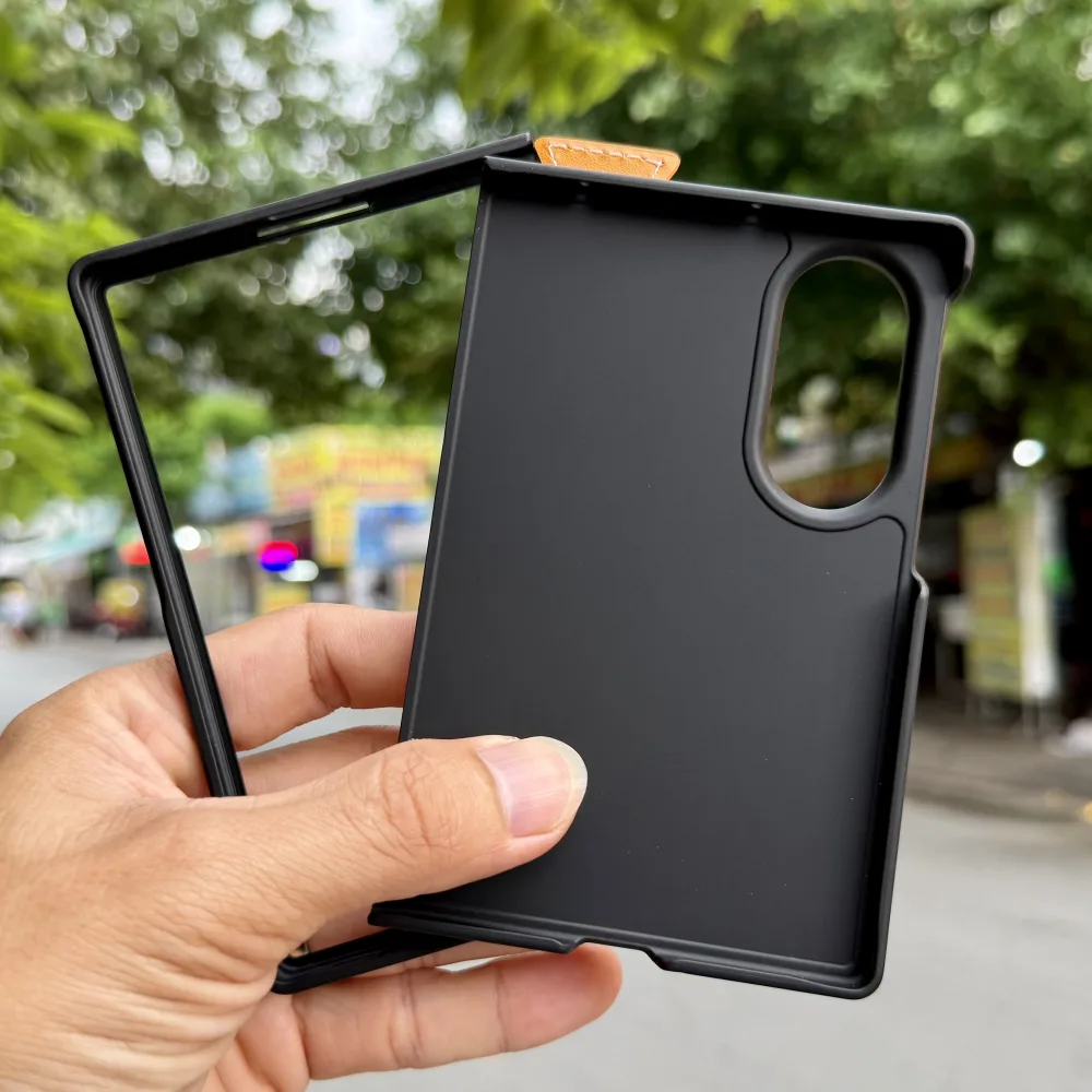 Ốp lưng Galaxy Z Fold8 Ravaka Lucas Wrist Strap
