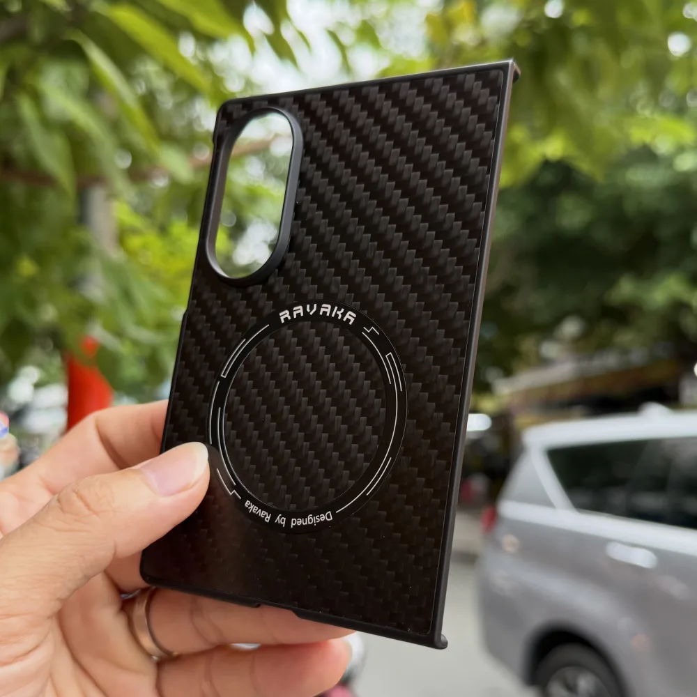 Ốp Lưng Galaxy Z Fold8 Ravaka MagSafe Vân Carbon Chính Hãng