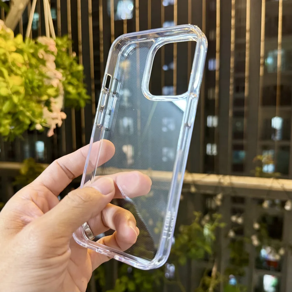 Ốp lưng iPhone 13 Pro Likgus trong suốt không ố vàng