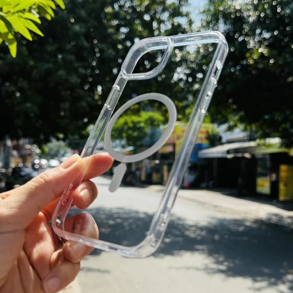 Ốp lưng iPhone 15 Plus Likgus trong suốt Magnetic