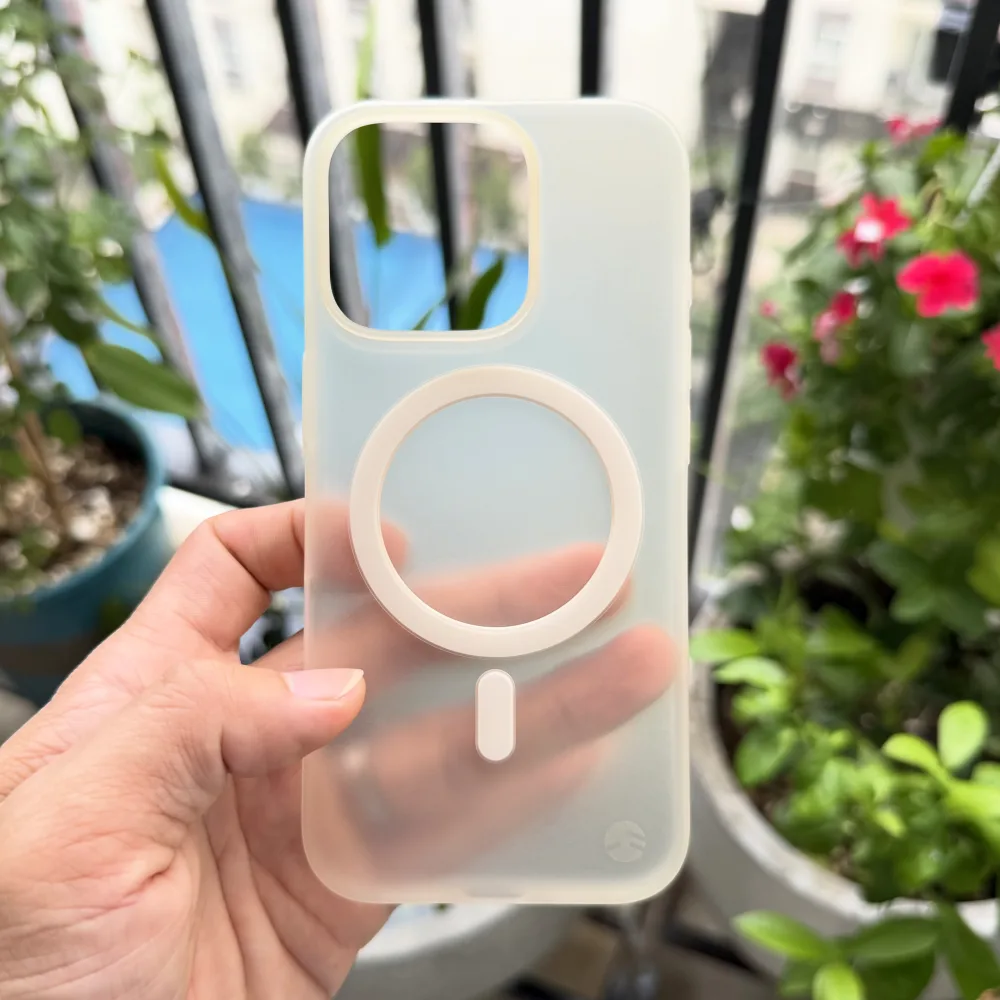 Ốp lưng Switcheasy iPhone 16 Pro Ultra Slim Magsafe
