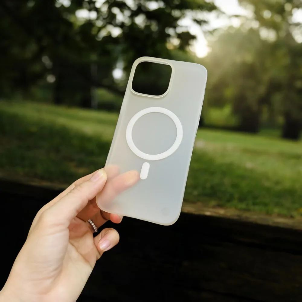 Ốp lưng iPhone 16 Pro Max Switcheasy Ultra Slim Magsafe